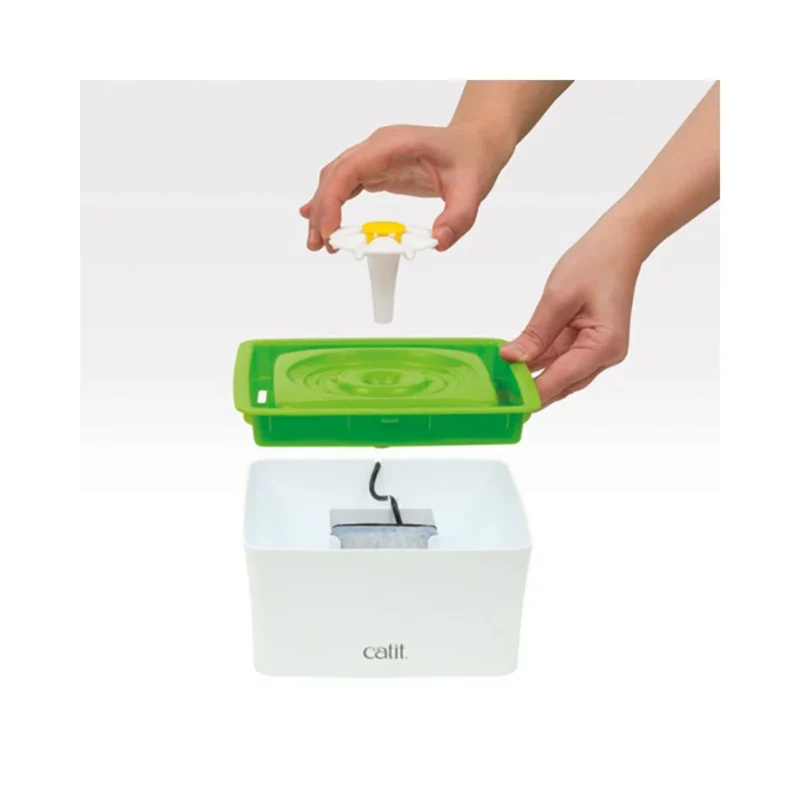 Catit Flower Fountain Mini kedi su pınarı 1,5 L kapasiteli filtreli içme çeşmesi yan görünüm